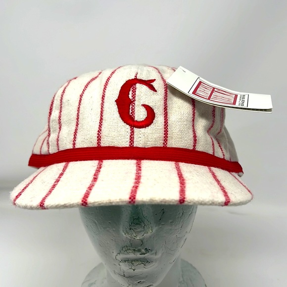 MLB Other - Rare Vintage Cincinnati Reds MLB Fitted Hat
